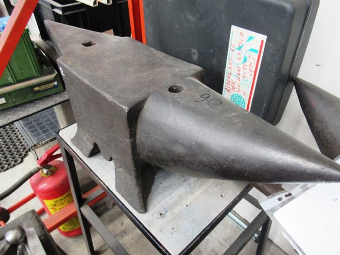 INCUDINE CAST IRON ANVIL